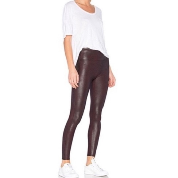 Spanx Faux Leather Leggings Women’s M Plum Purple Shiny Textured Skinny #2437 - Picture 1 of 13